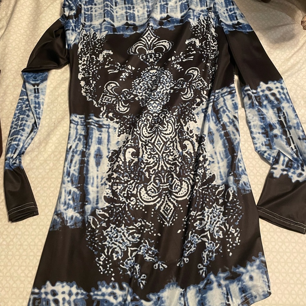 Elegant Black and Blue Patterned Dress